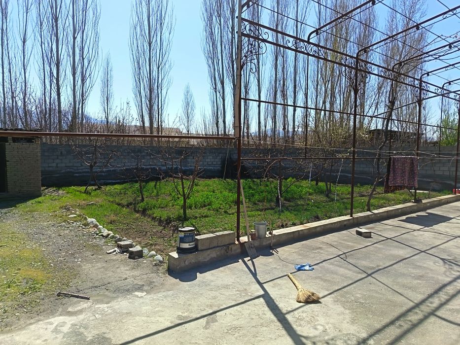 Uy sotiladi yashash uchun tayyor