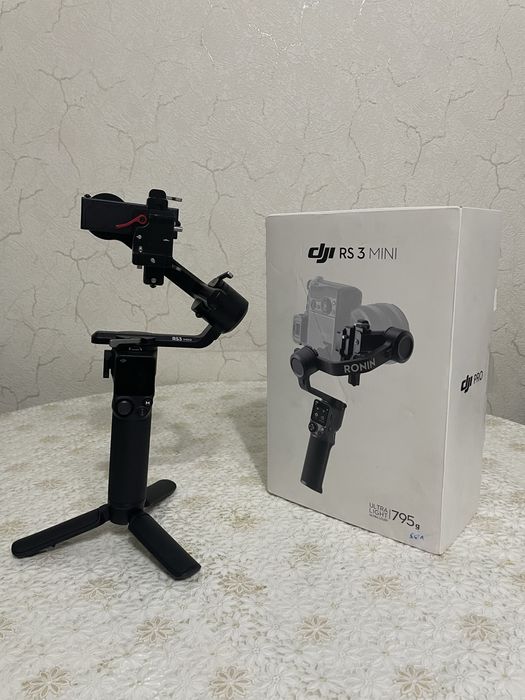 Стабилизатор DJI RS 3 Mini.