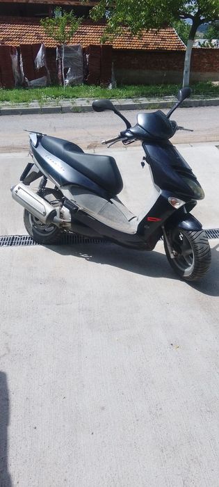 Скутер Aprilia Leonardo
