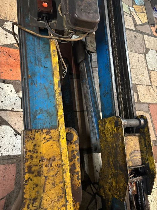 Авто подъемник венгерский