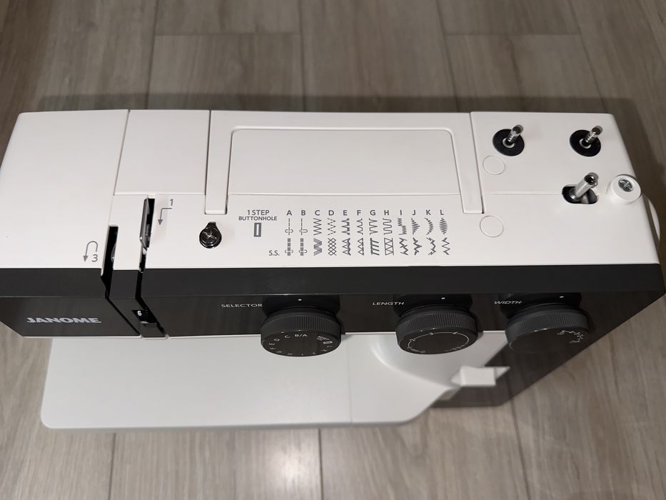 Швейная машина Janome 1522 DG