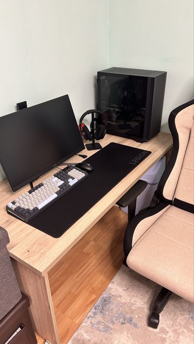 PC gaming de vanzare, aproape nou in garantie  !! Doar predare personala !!