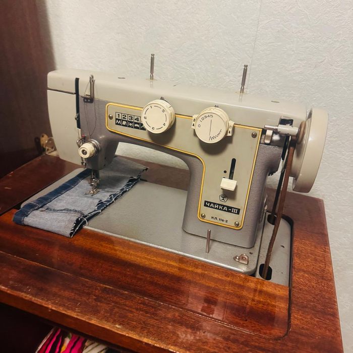 Продаётся швейная машинка