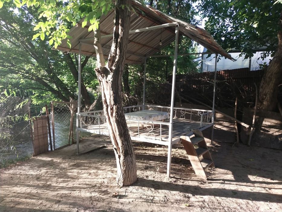 Uy sotiladi yaxshi joyda uchaska