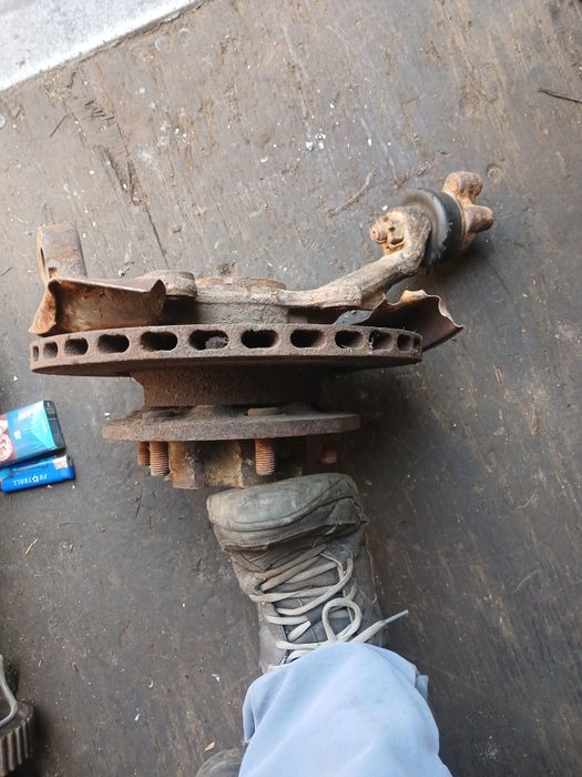 Цапфа Митсубиси L300