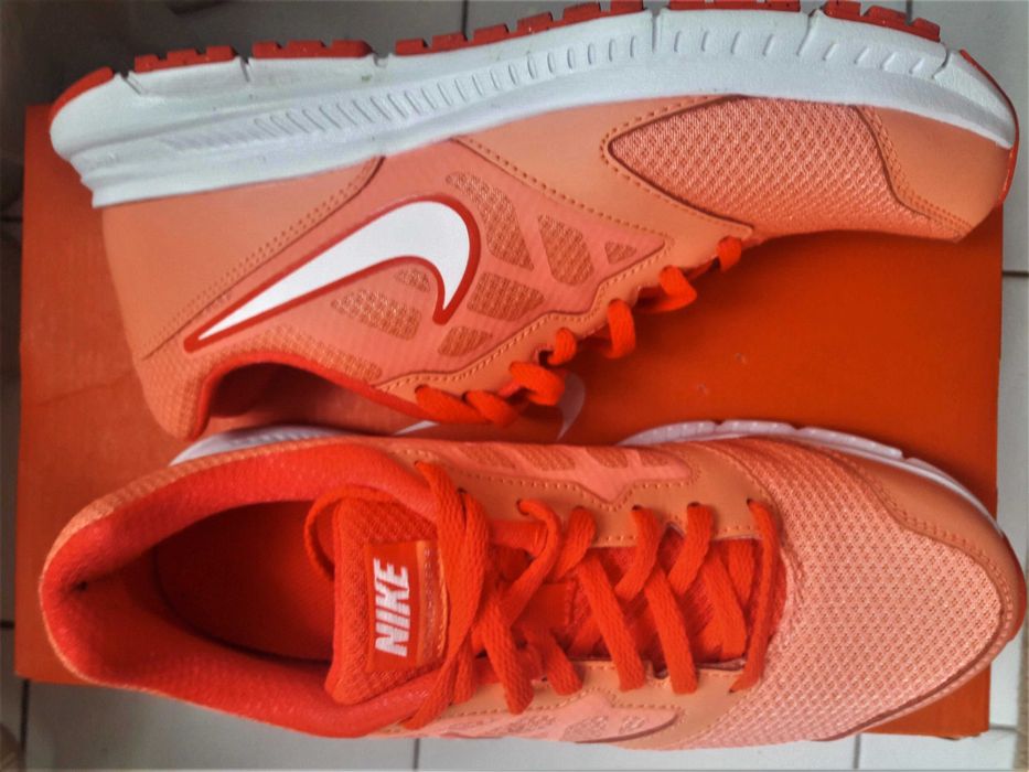 Обувки Nike 38,5