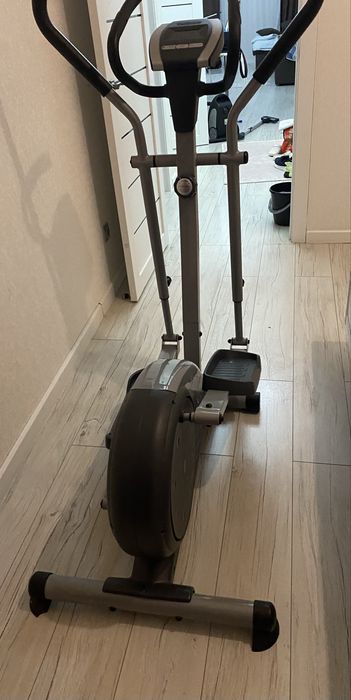 Продам эллиптический тренажер
