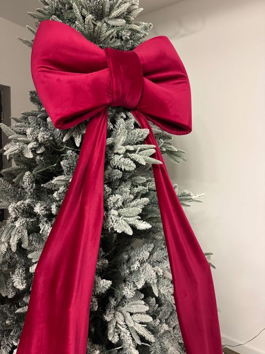 Vând funda mare din catifea cu panglici de 150 cm