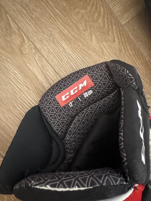 Перчатки хоккейные CCM