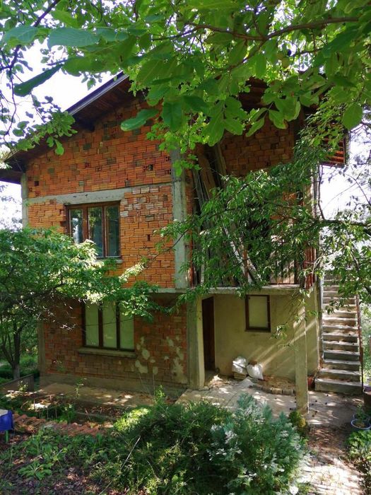 ПРОДАВА СЕ КЪЩА - Вилна зона, с. Макоцево
