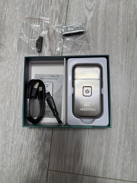 Шейвер электро бритва новый