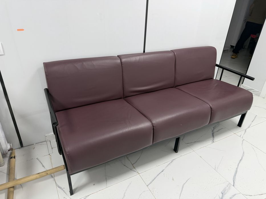 Продам кресло диван офисный