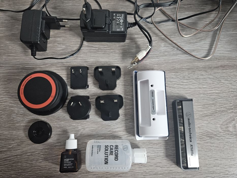 Pick-up automat, bluetooth Audio-Technica AT-LP70XBT + boxe AT-SP3X