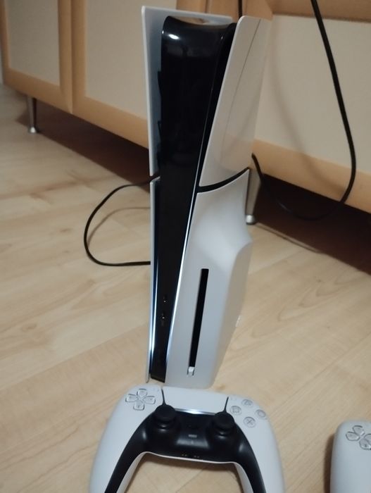 Playstation 5 Slim с игри