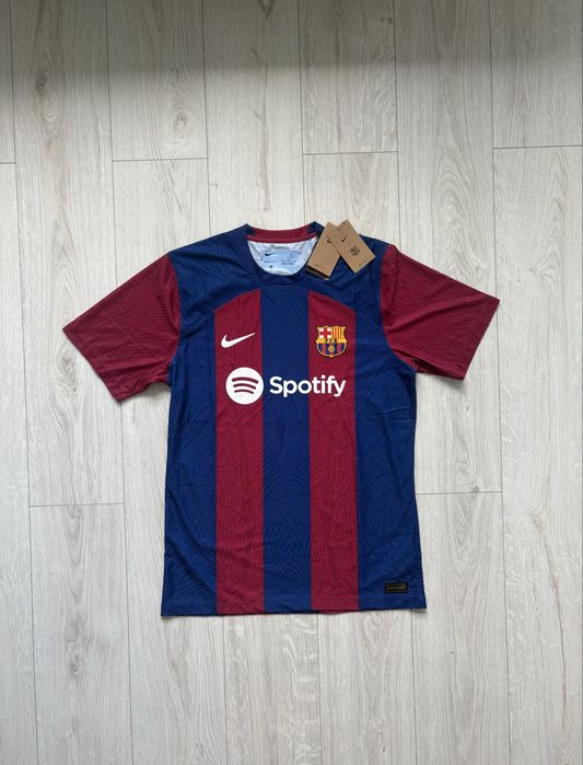 Barcelona - 23/24 футболен екип