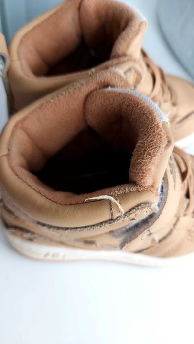 Продам демисезонные ботинки