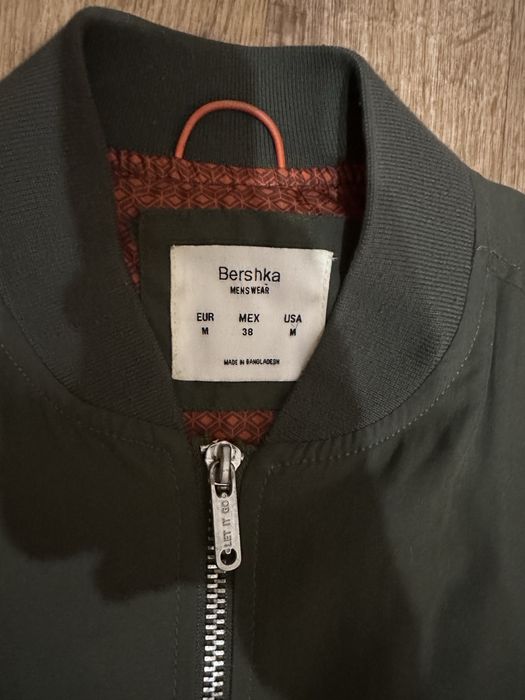 Легкая куртка Bershka