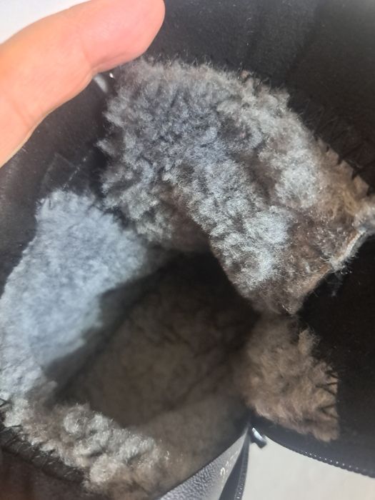 Срочно продам ботинки