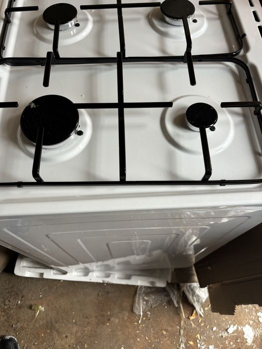 Газ плита artel .