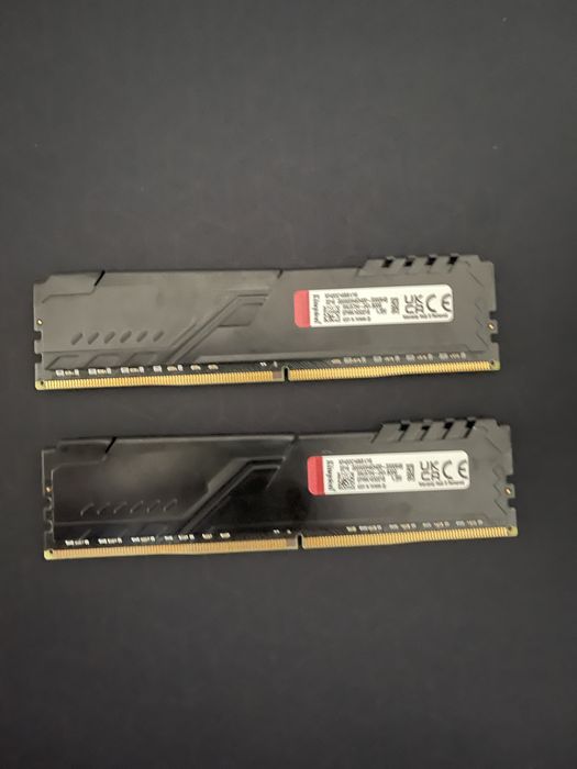 Vand 2x16 gb ram DDR4 de 3200 viteza de Fury Beast