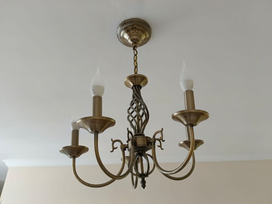 Люстра б/у срочно продаётся