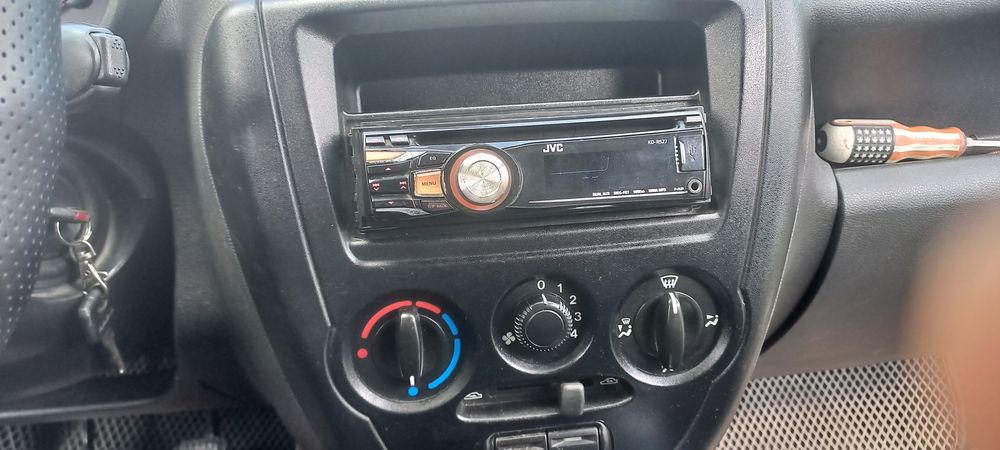 Автомагнитола  JVC