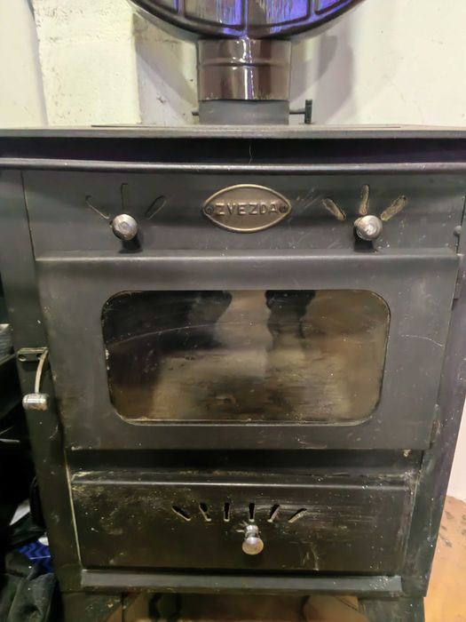 Продавам камина „Звезда“ на дърва