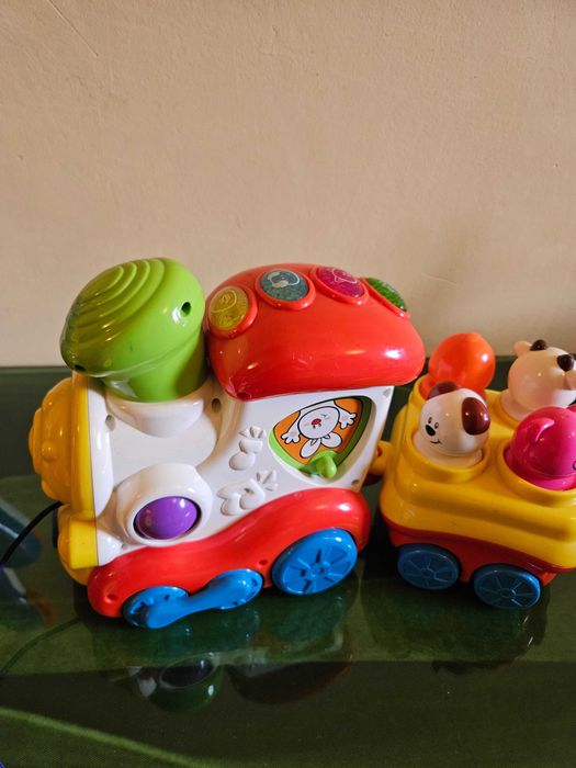 Бебешки играчки Chicco и Fisher-Price