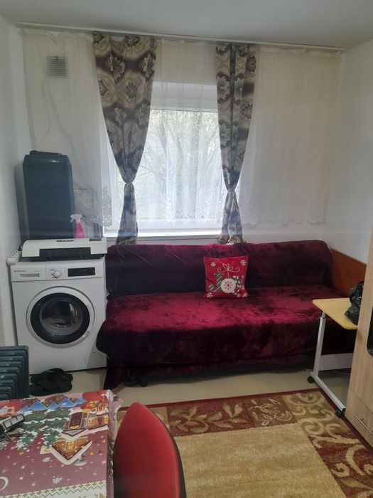 Cameră de cămin în Hunedoara 15 mp dotata cu tot ce se vede 10 mi euro