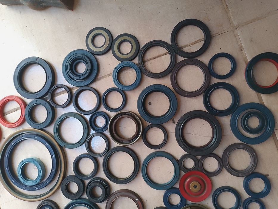 Lot de semeringuri 63 bucăți