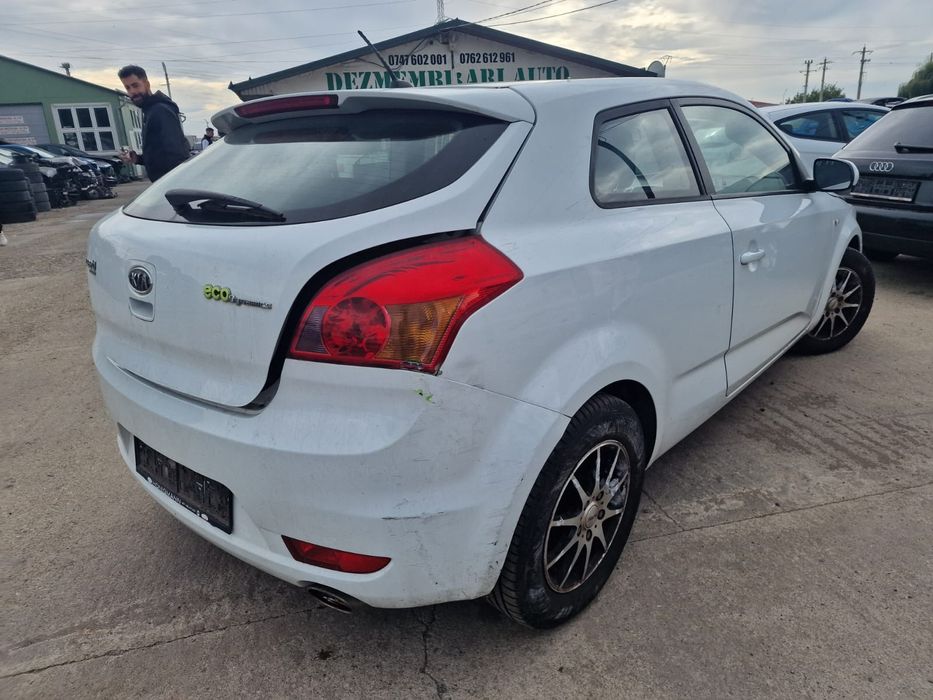 Dezmembram Kia Ceed 2011 1.4 benzina