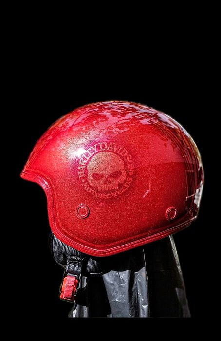 Каска за мотор с атрактивна аерография