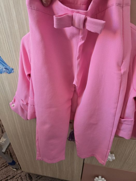 Официален костюм