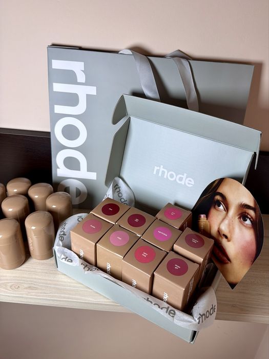 Rhode Pocket Blush оригинален кремообразен руж 5.3 г от Хейли Бийбър, всички цветове налични, blush stick за бузи и устни, нови