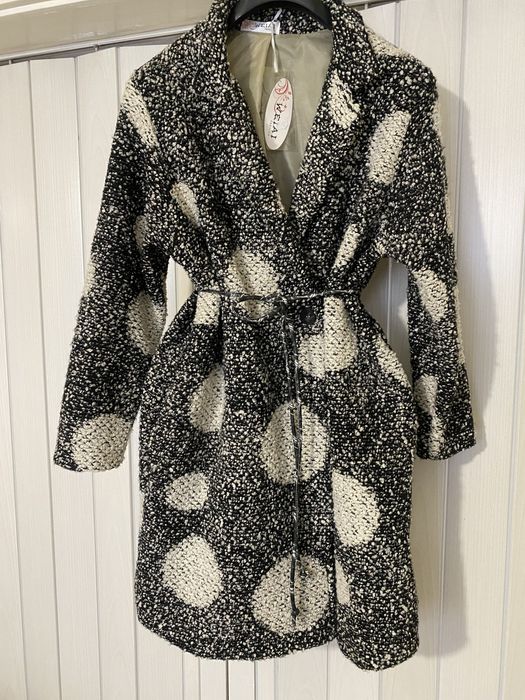 Дамско палто до коляното