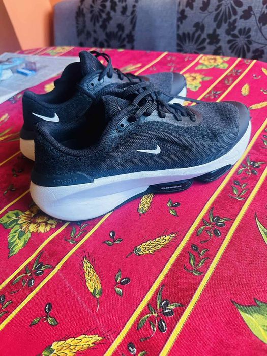 Оригинални маратонки NIKE