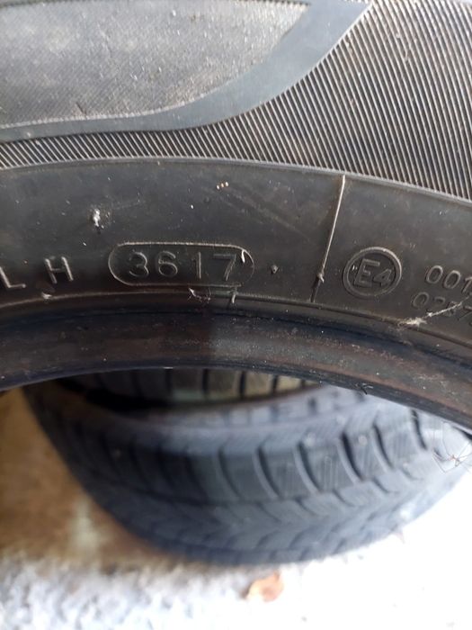 Vând 2 c uri 205 65 16c hankook