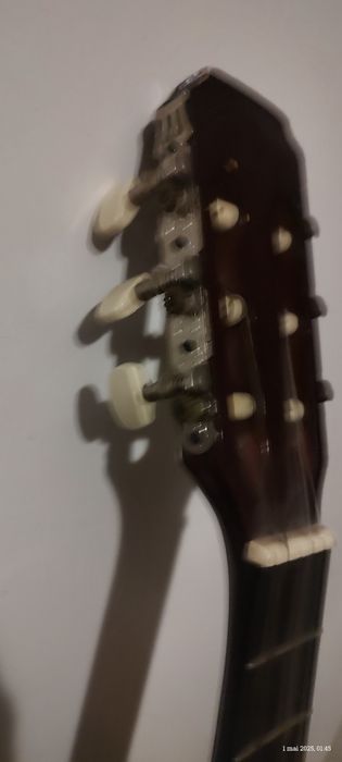 Vând chitară Ariana