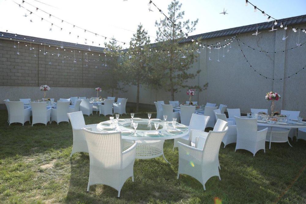 Продам 2 набора ротанг столы