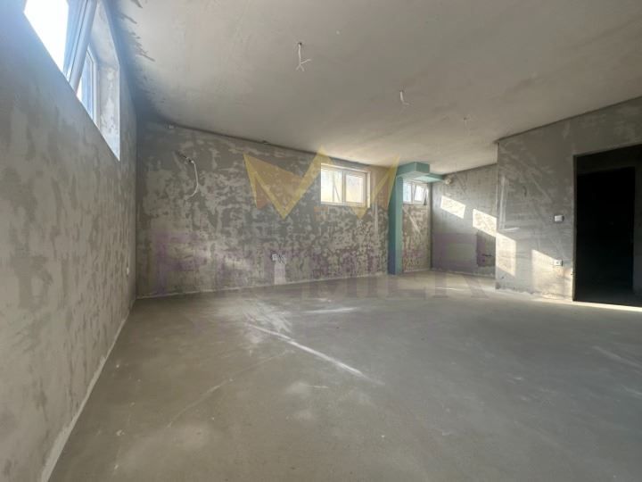 Продава се Офис в Варна, Изгрев - 90 кв.м за 1223 €/кв.м - Снимка #1