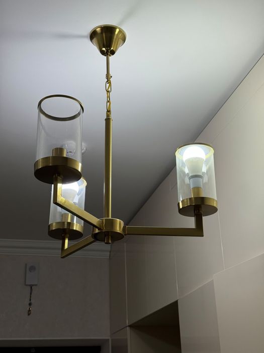Продам люстру 3 цокольная, в идеале. 2 шт