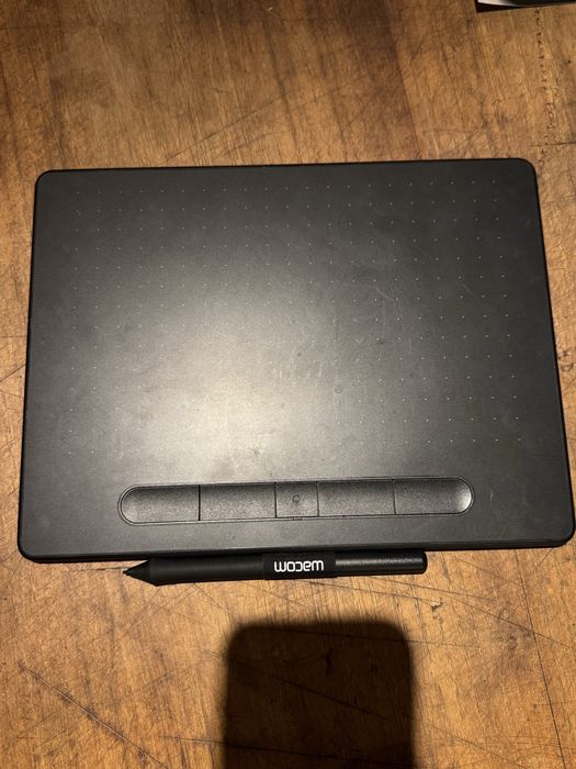 Wacom Intuos M графичен таблет