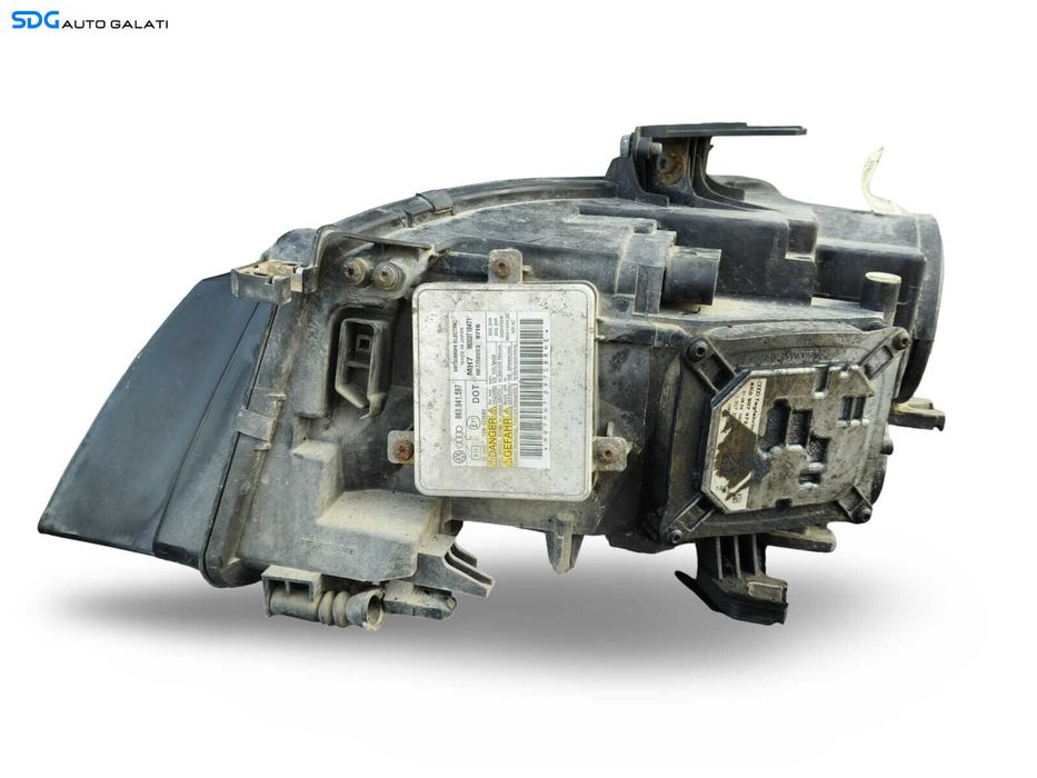 Far Dreapta Bi Xenon cu Lupa si LED Audi A4 B8 NFL Non Facelift 2008 - 2012 [K7331]