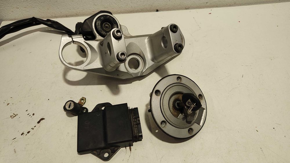 Aproape orice piesa Yamaha FZ6S Fz6N 2004+