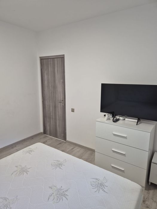 Ofer spre inchiriere garsoniera/studio