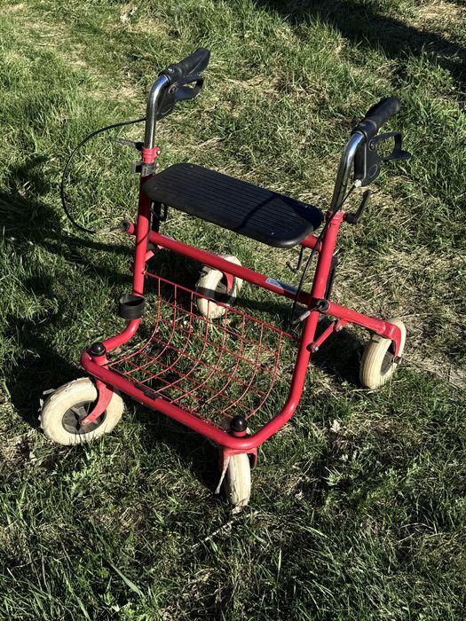 Ходунки для инвалидов