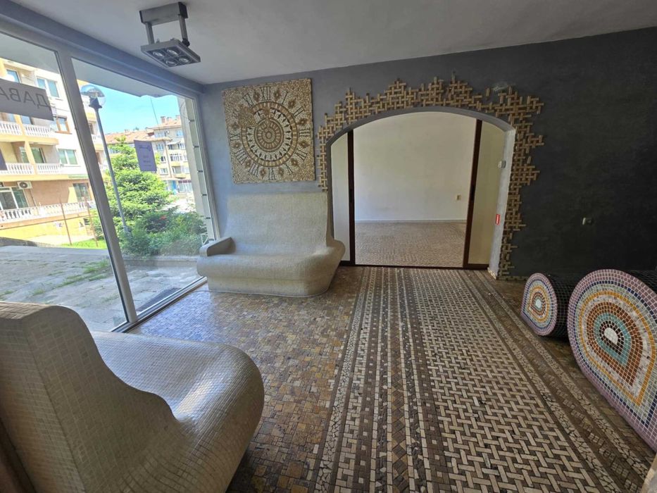 Продава се Магазин в Велико Търново, Център - 61 кв.м за 1786 €/кв.м - Снимка #1