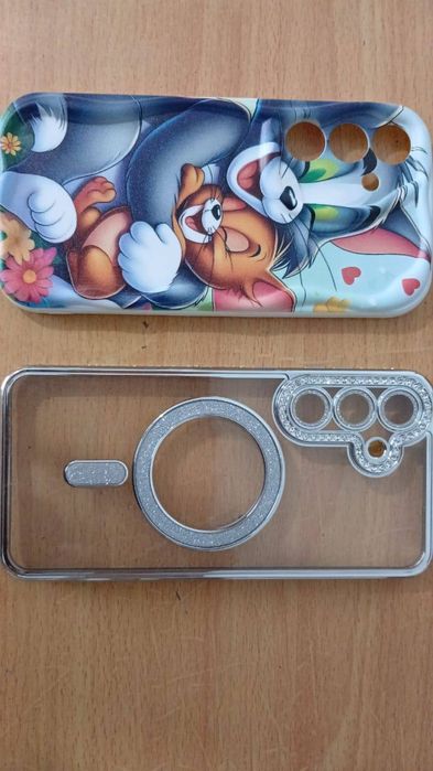 Наушники новые и чехлы