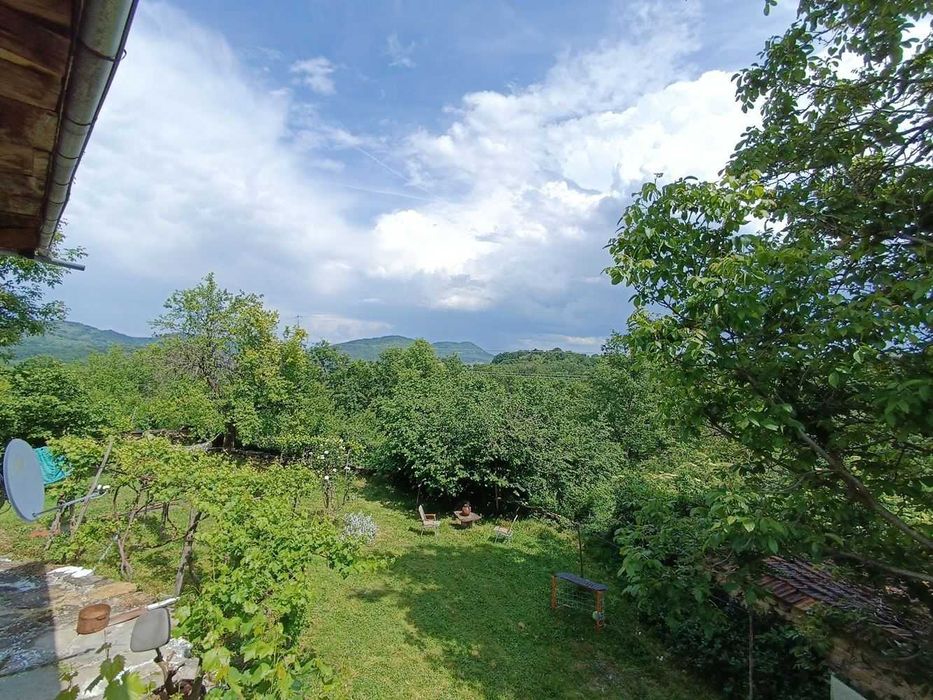 Двуетажна къща в село Гоздейка