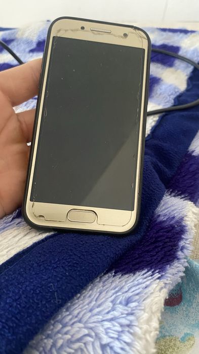 Самсунг А 3 сатылады багасы 7000тенге…..